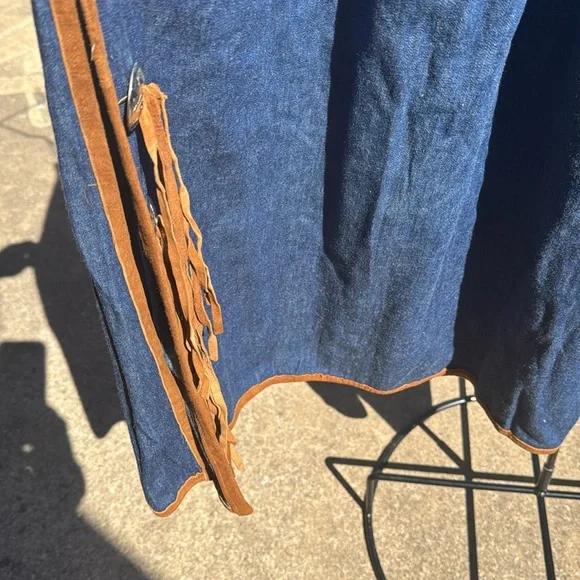 Vintage Denim Western Coulottes Fringe Pants conchos Bis Paris BH 38 sexy slits